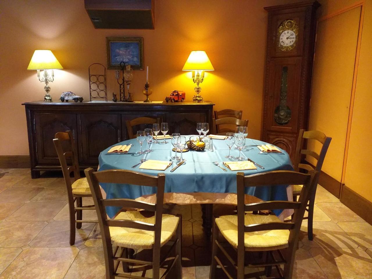 Hotel Le Lion D'Or 살브리스 외부 사진